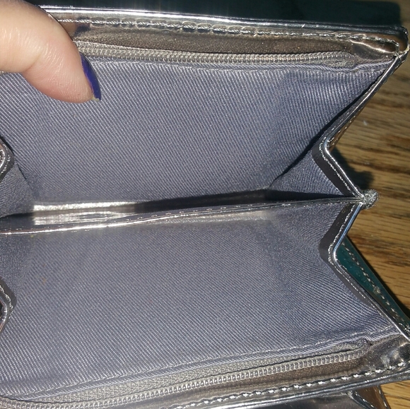 Calvin Klein Trifold Silver & Black Wallet - Picture 5 of 7